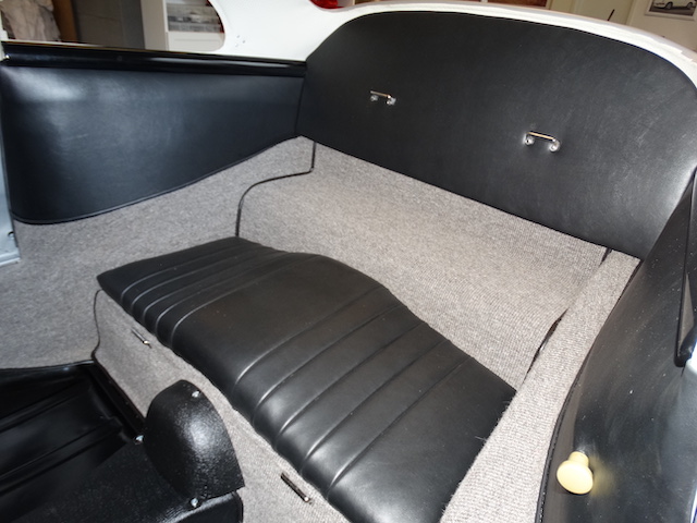 Porsche 365 A Carrera GT - Innenverkleidung - Fine Car Interiors - Matthias Stellrecht Oldtimer Aufbereitung Innenausstattung Teppichsatz grau Sitze schwarz