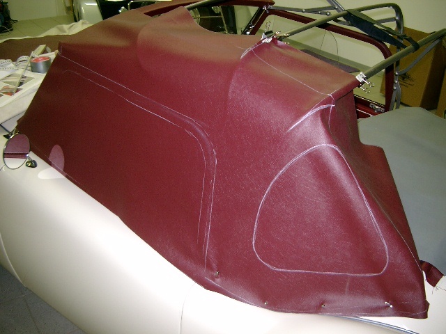 MG A Weiß rotes Verdeck - Fine Car Interiors - Matthias Stellrecht Oldtimer Aufbereitung Verdeckarbeiten