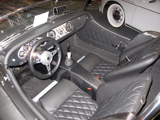 Morgan Plus 8 mit Corvette Motor - AutoMotorSport - Fine Car Interiors Matthias Stellrecht - Aufbereitung Innenausstattung Stepp-Sitze Schwarz