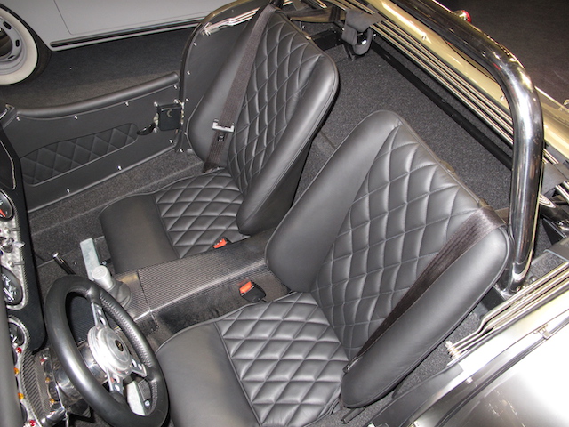 Morgan Plus 8 mit Corvette Motor - AutoMotorSport - Fine Car Interiors Matthias Stellrecht - Aufbereitung Innenausstattung Stepp-Sitze Schwarz
